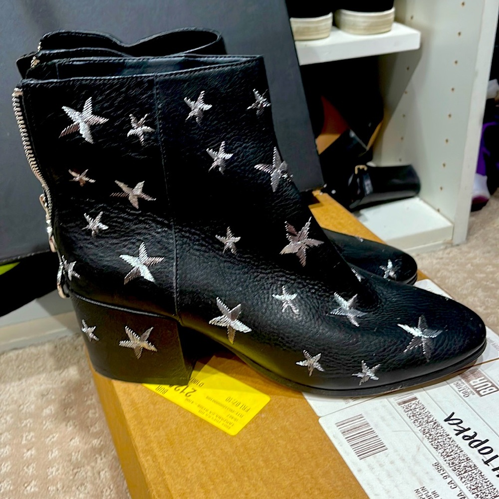 Dolce Vita size 10 star embroidered /leather ankle boots